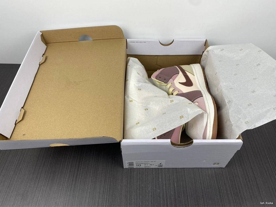 DO7440-821 Mid 1 Air Jordan 1112